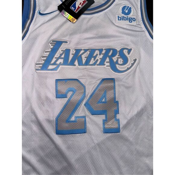 Los Angeles Lakers Kobe Bryant Jersey - Picture 3 of 4